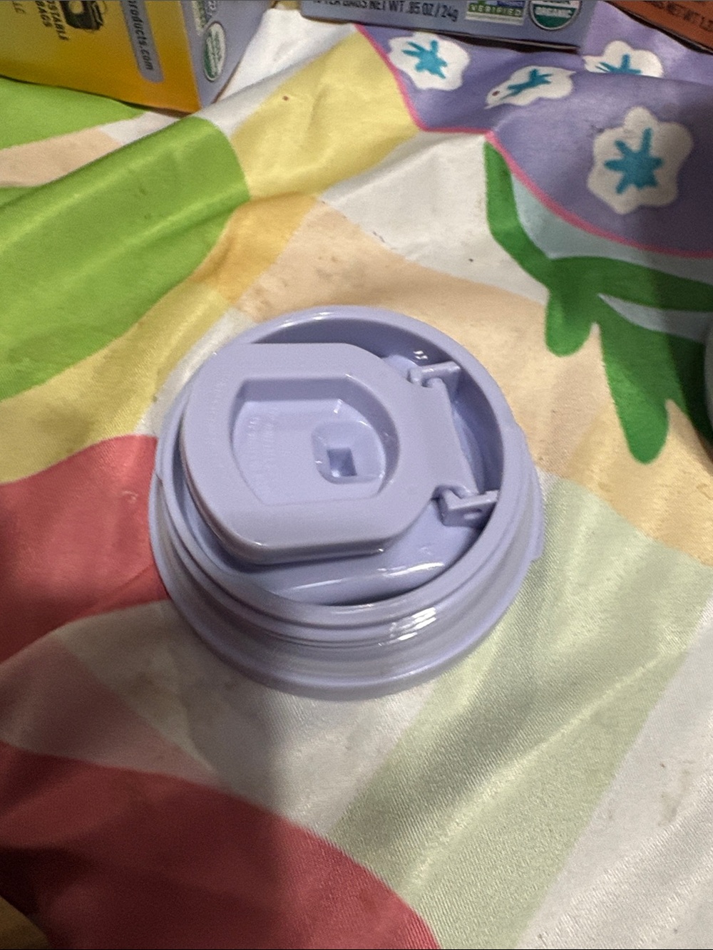 Starbucks cup with yogi tea bags in beige containers. Tea bags in container. - Picture 11 of 16